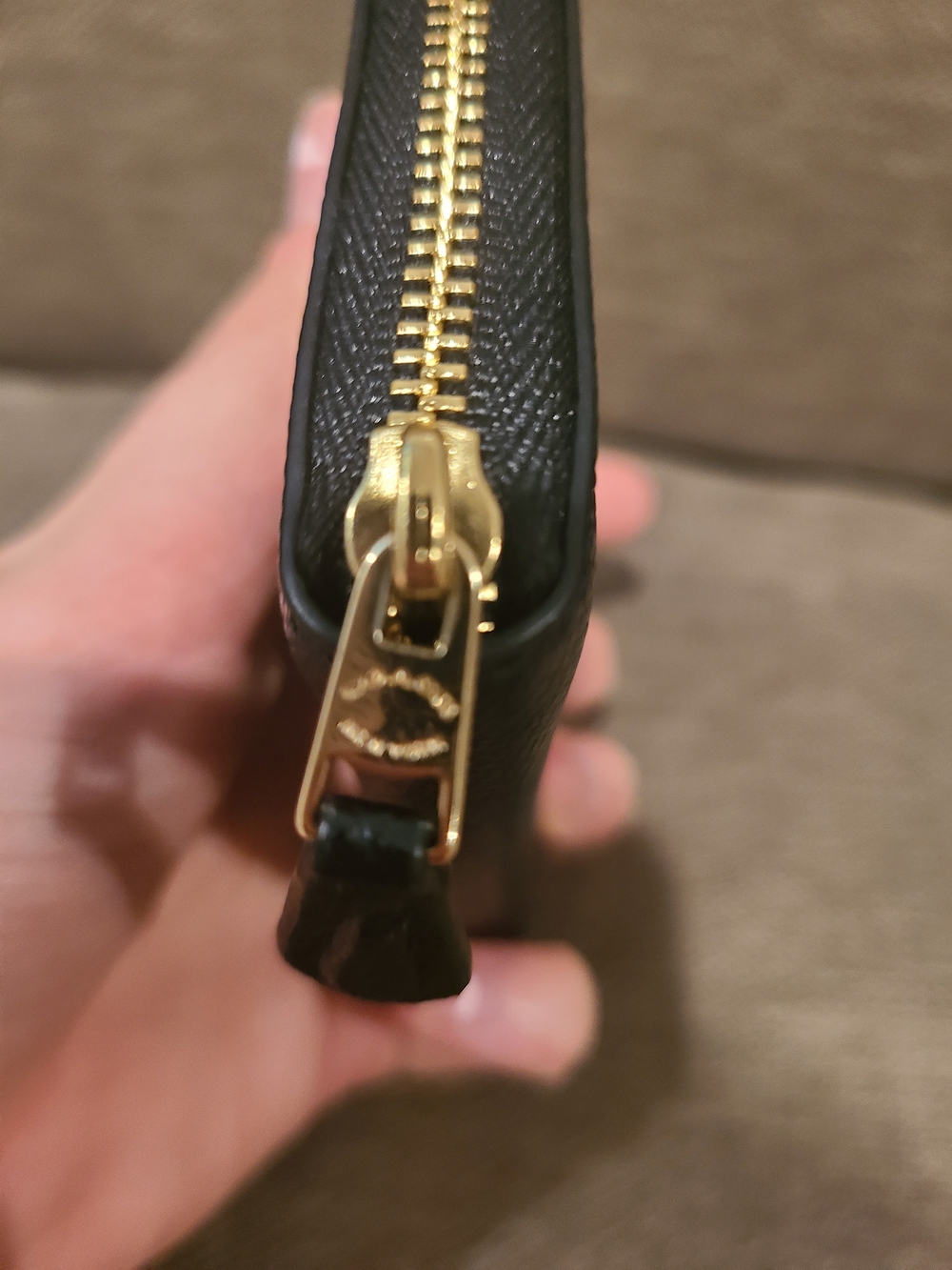 Coach zip around wallet in black pebbled leather - Picture 4 of 4